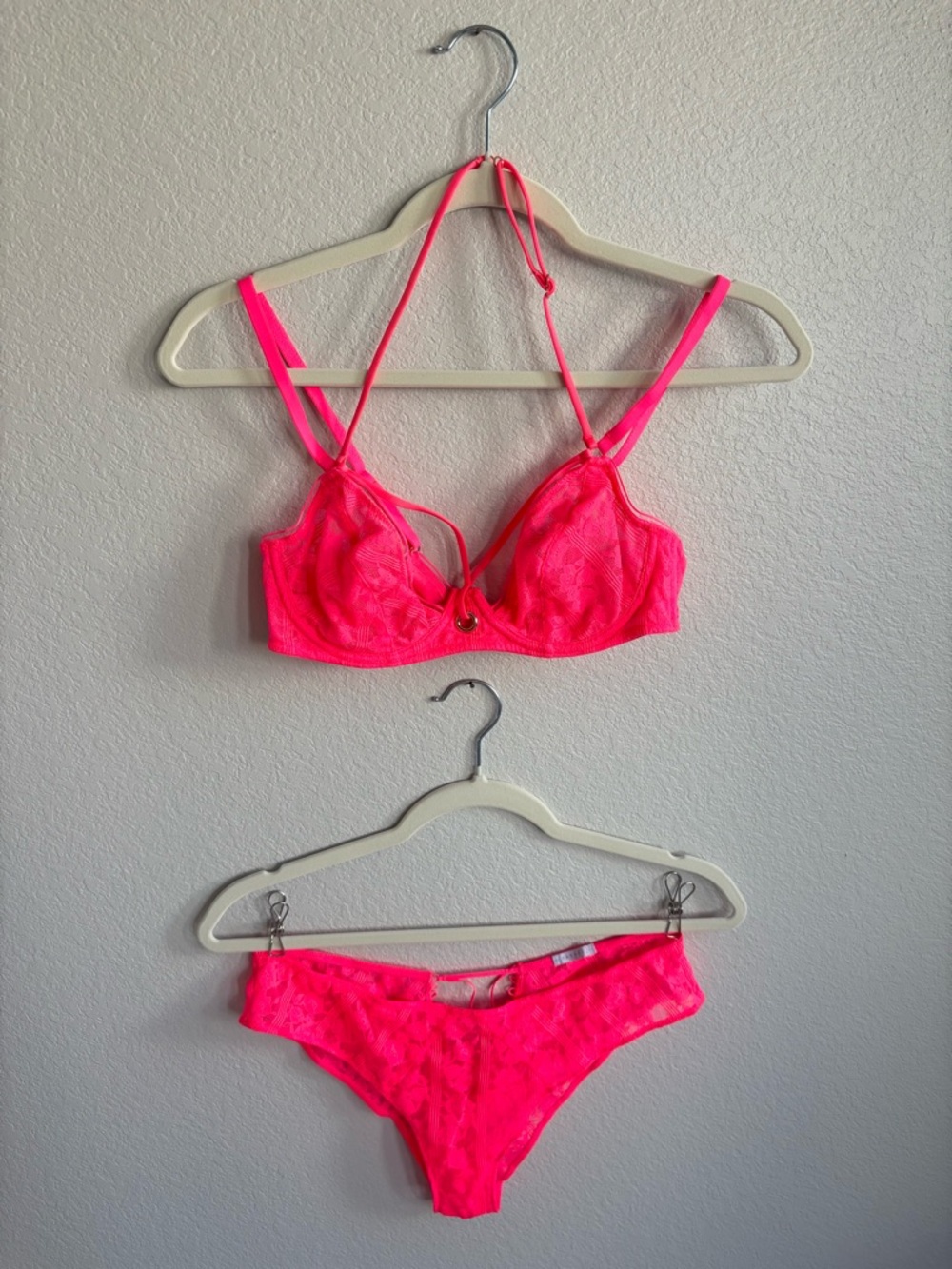 Savage X Fenty Neon Pink Lace Underwire Bra & Bikini Set